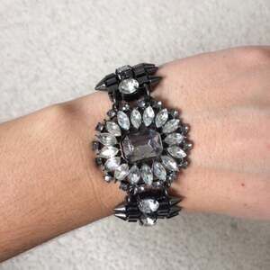 Black Hardware Statement Bracelet NWOT